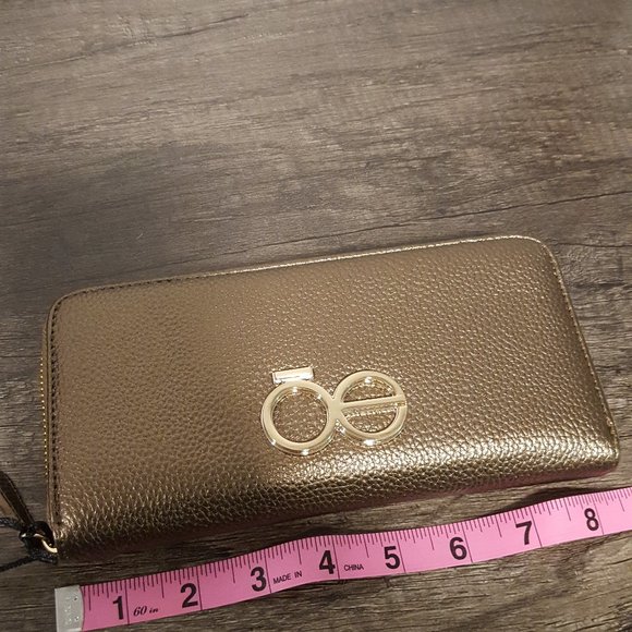 Cloe Shiny Textured Wallet - Picture 1 of 3